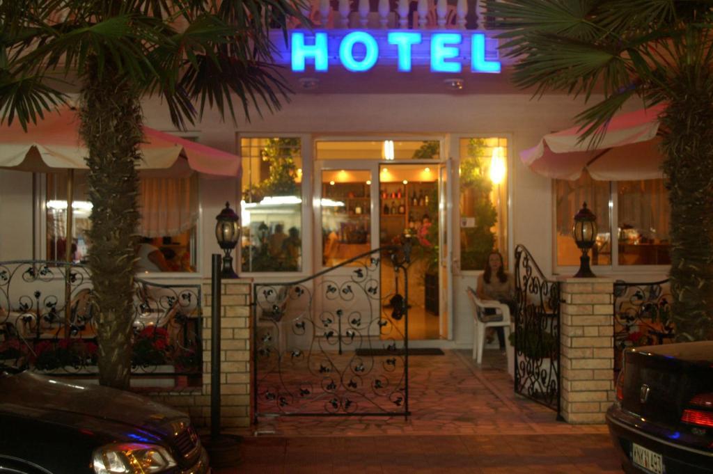 Hotel Gold Stern 3*