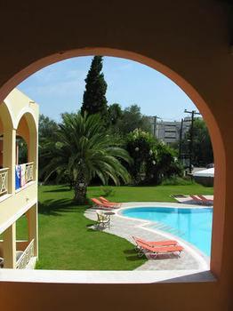 Aparthotel Aronda 3*