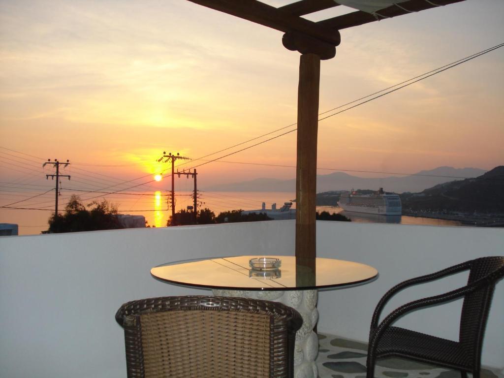 Sahas * Mykonos Town