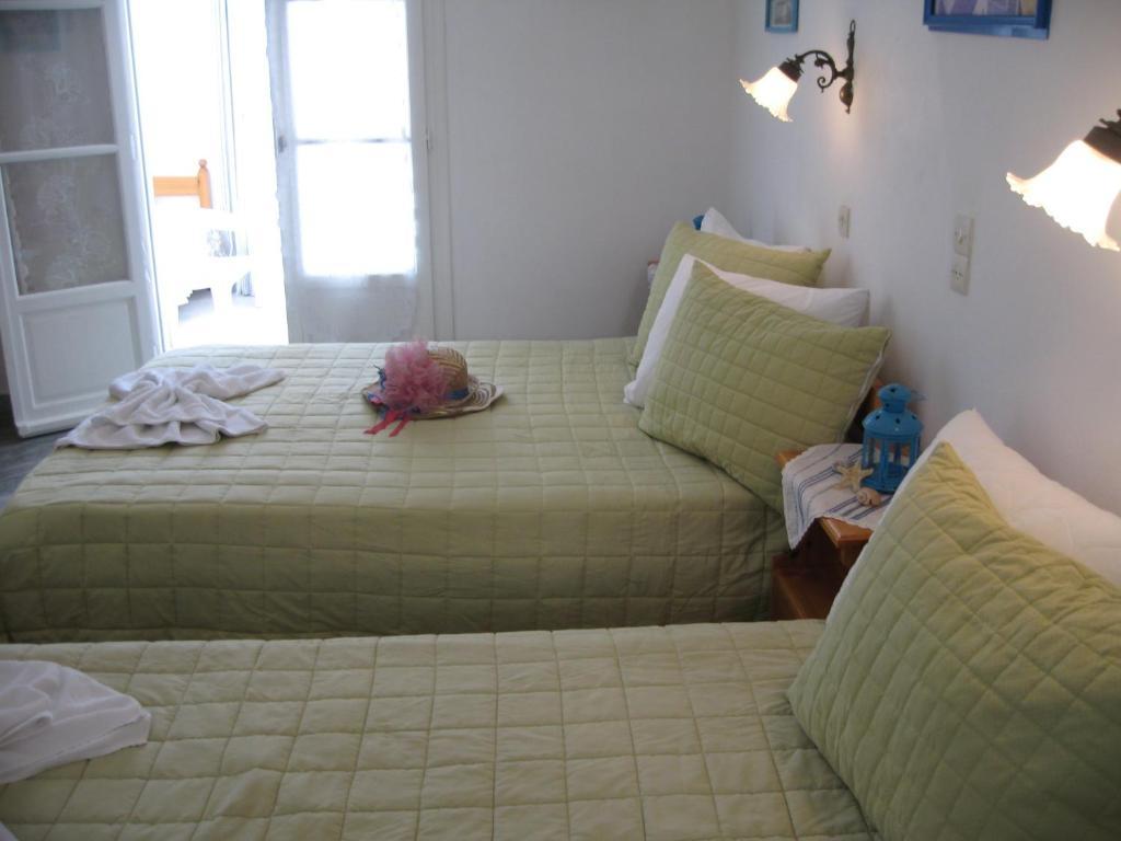 Augusta & * Naousa (Paros)