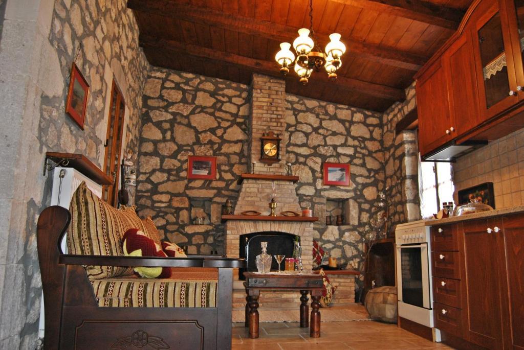 Villa The Stone House Asprogerakata