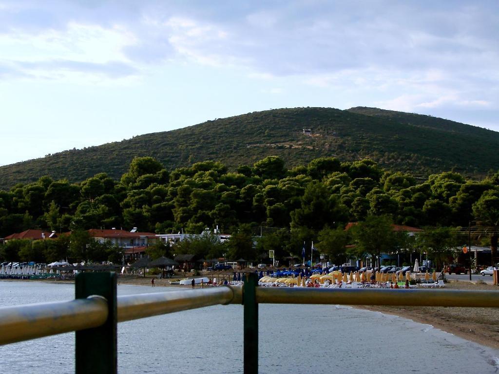 Karpetis A Paradise Apartment *