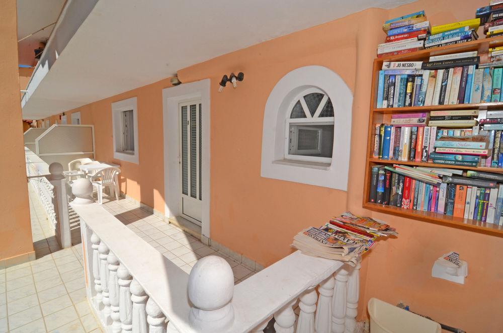Aparthotel Athina 2*