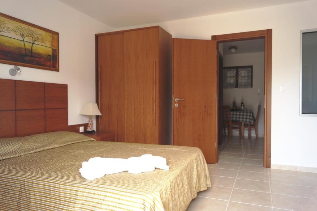 Elina Aparthotel