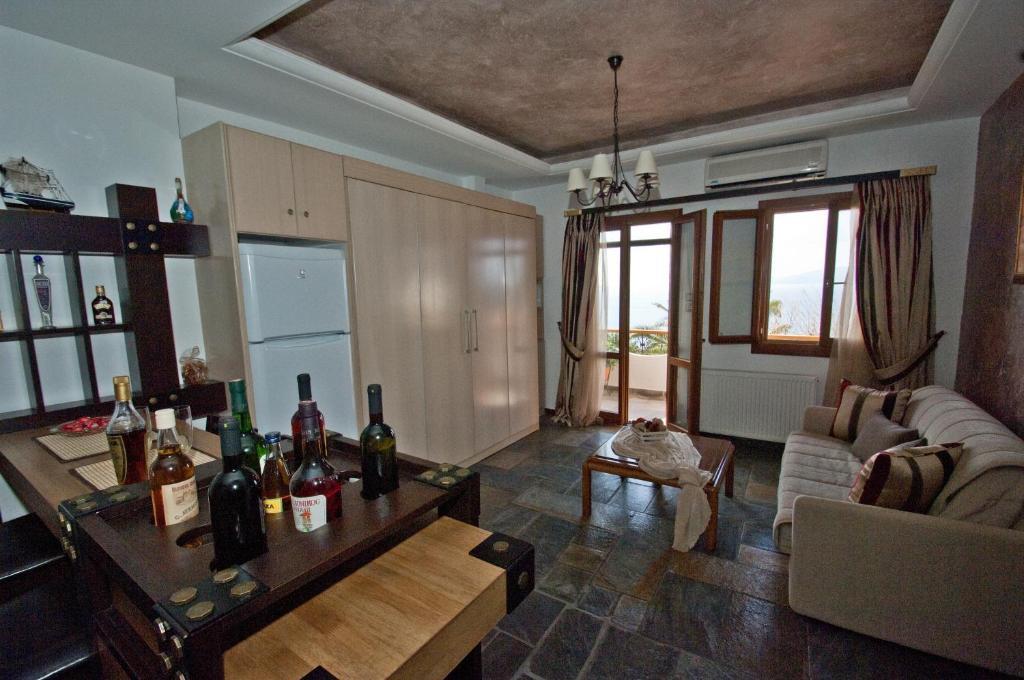 Aegean Wave - Faros Aparthotel 3*
