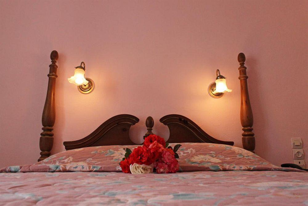 Dolphin Hotel
