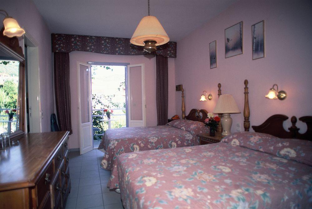 Dolphin Hotel Skopelos Town