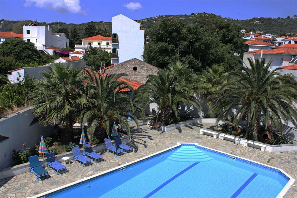 Dolphin Hotel