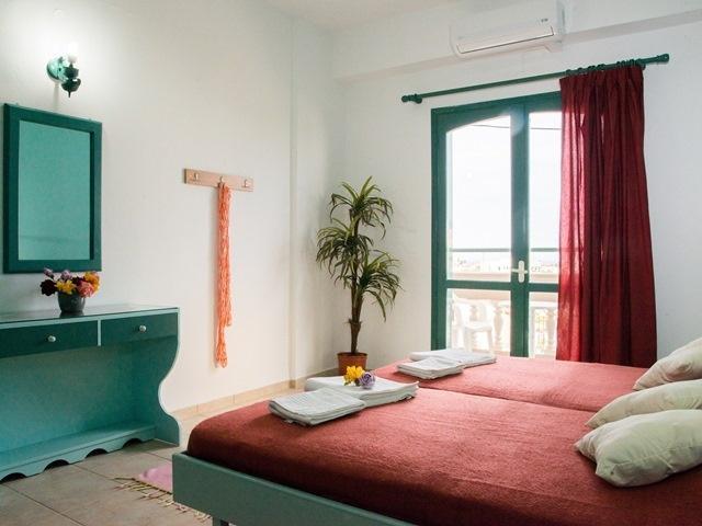 Theoni * Malia (Crete)