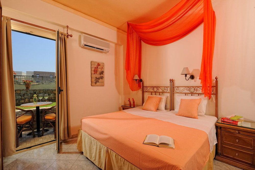 Socrates 3* Malia (Crete)