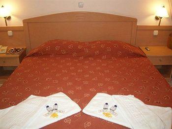 Holidays 4*