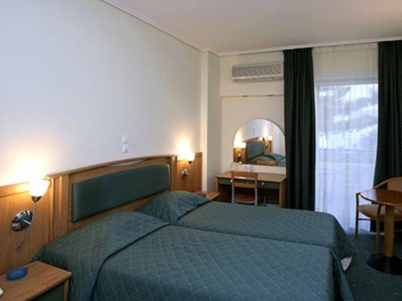 John's 3* Glyfada (Attica)