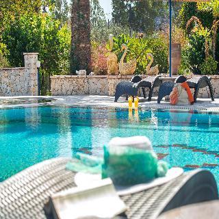 Elefteria Apts & Aparthotel