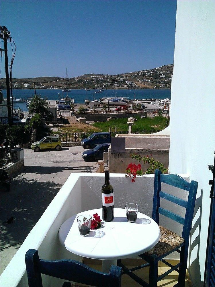 Rena * Parikia (Paros)
