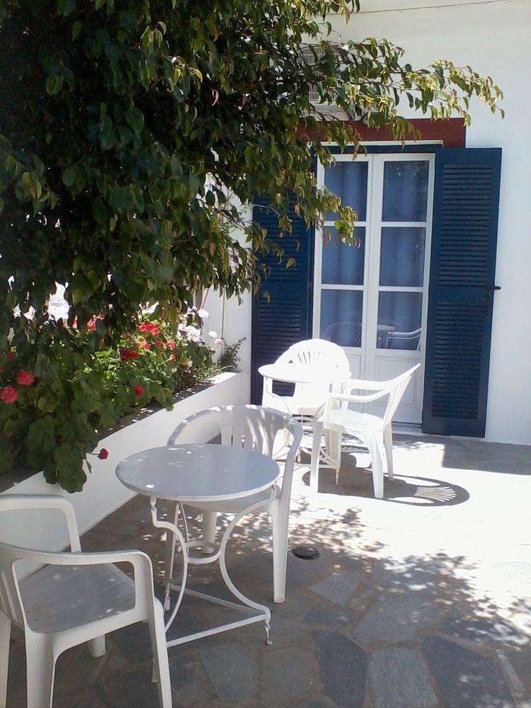 Rena * Parikia (Paros)
