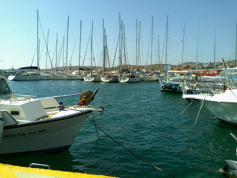Rena * Parikia (Paros)