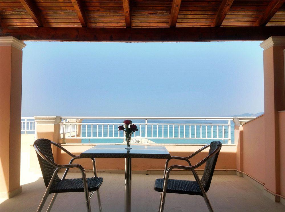 Paramonas Apartment