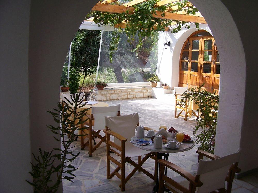 Roussos Guest house