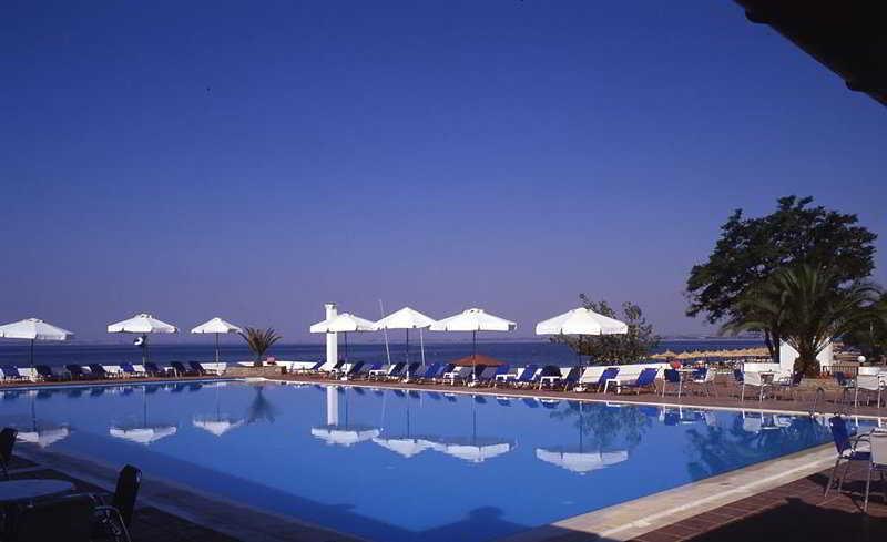 Hotel Gerakina Beach 3*