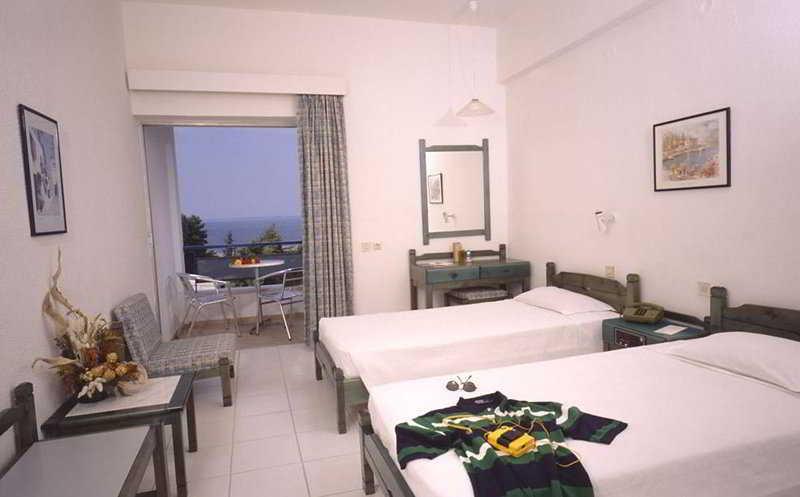 Gerakina Beach Hotel 3*