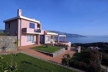 Nikolaos House Aparthotel