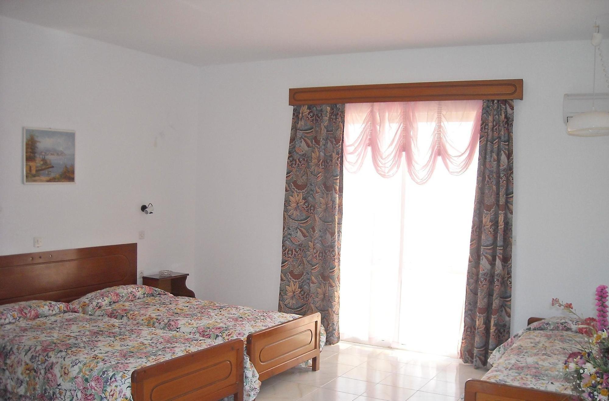 Mike's House Hotel