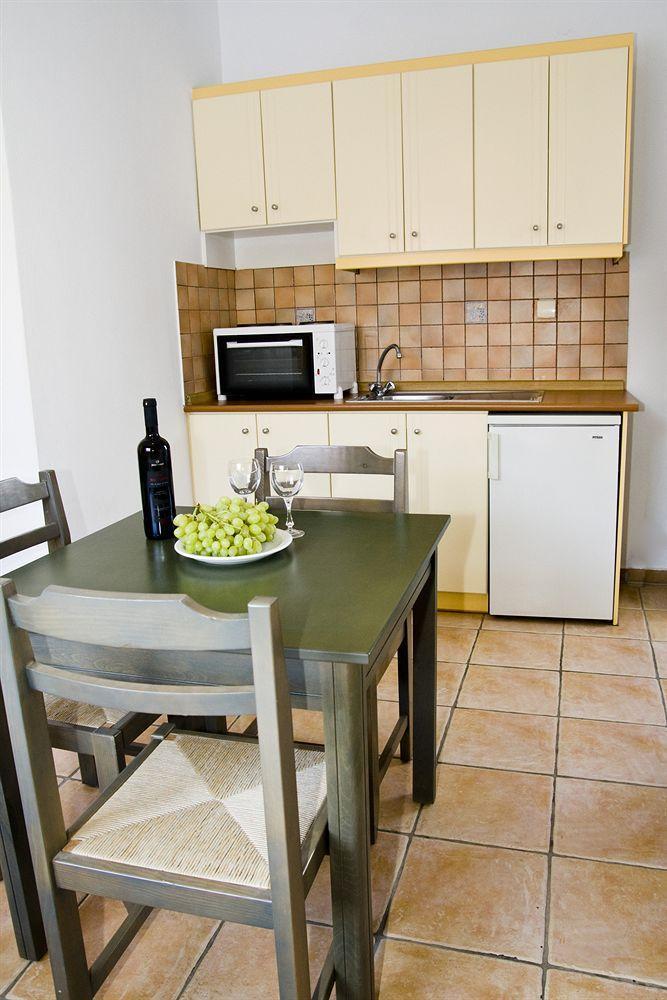 Iliana Apartment *