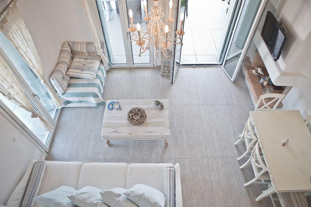 Niriides Homes & 3* Elia (Mykonos)