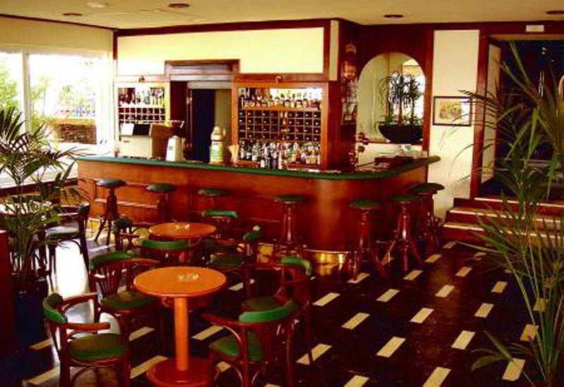 Hotel Karellion Loutraki (Corinthia)