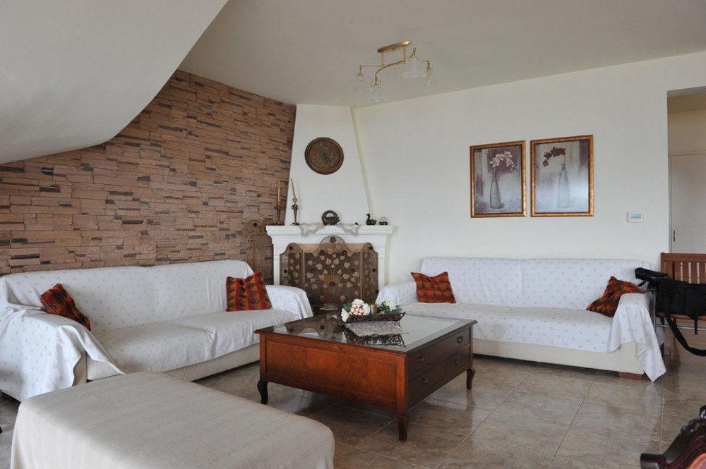 Poseidon Aparthotel 3*