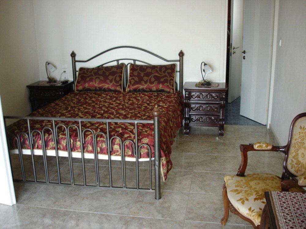 Poseidon Aparthotel 3*
