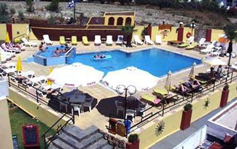 Aparthotel Family House 2*