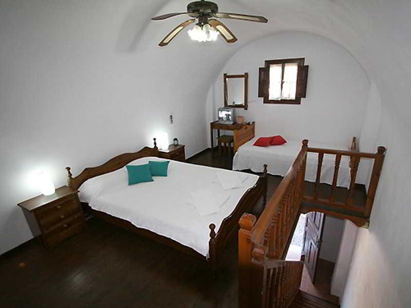 Anna Traditional Aparthotel Kamari (Santorini)