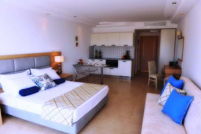 Skiathos Premier Hotel 4*