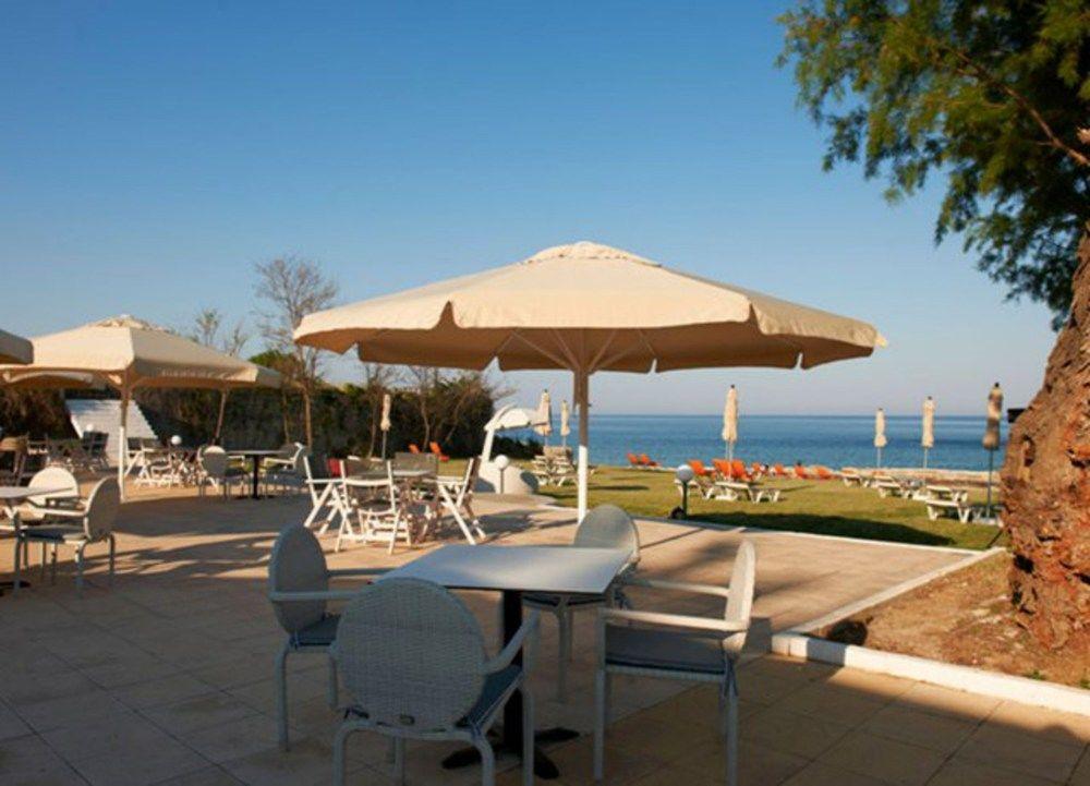 Larisa Boutique Hotel 3*