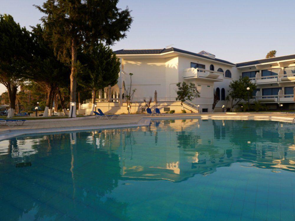 Larisa Boutique Hotel 3*