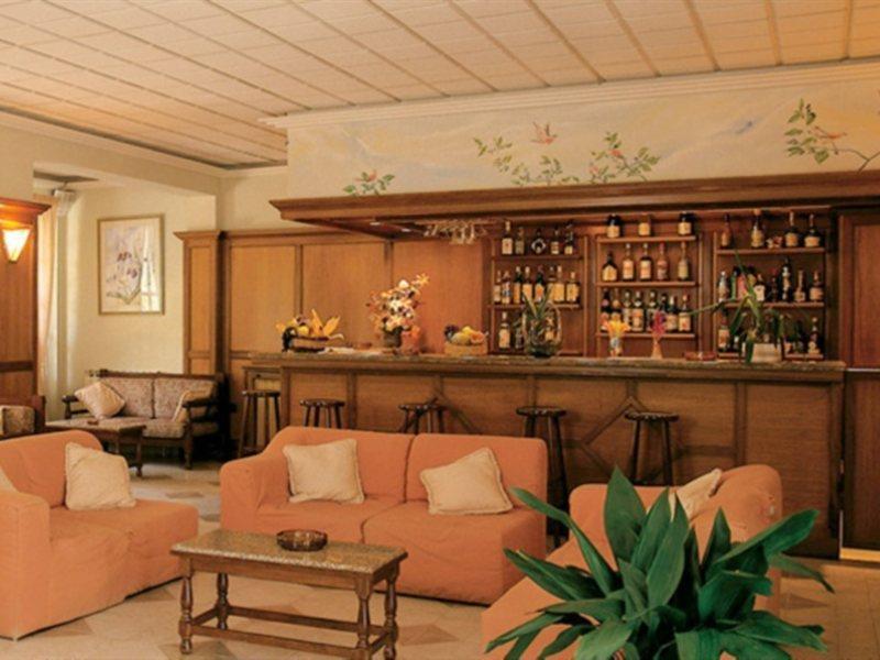Nefeli Hotel