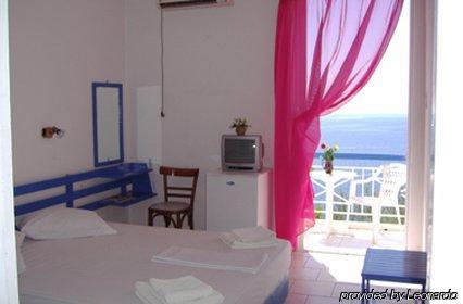 Kavos Bay Seafront * Agia Marina (Aegina)