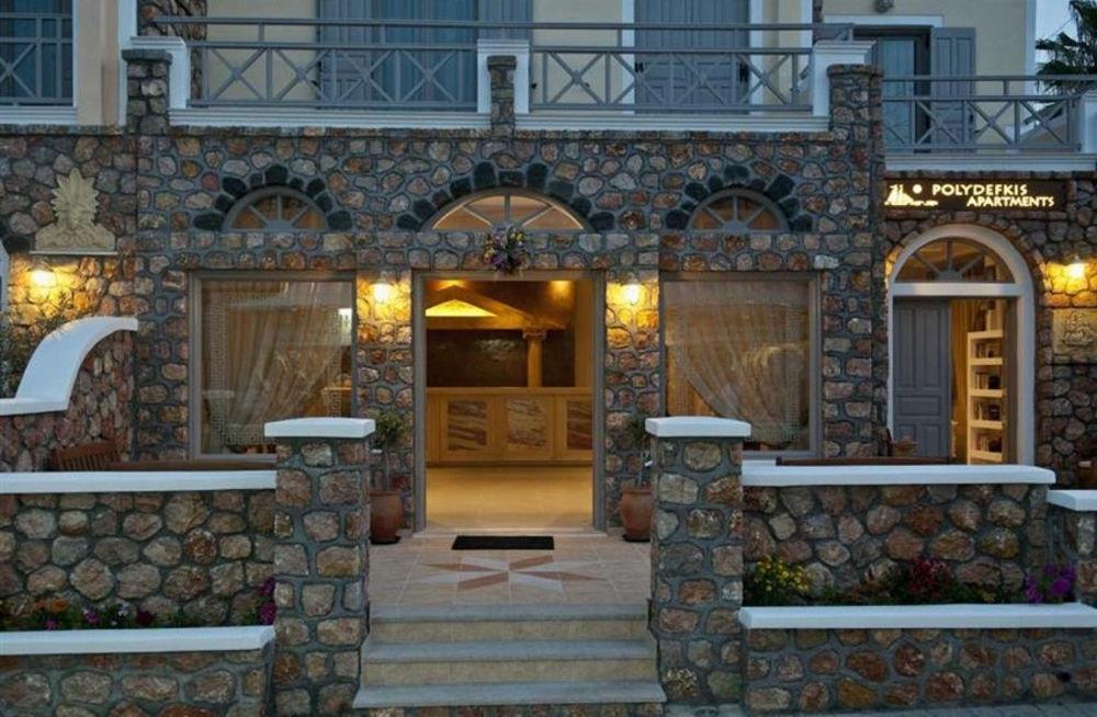 Polydefkis Hotel Kamari (Santorini)