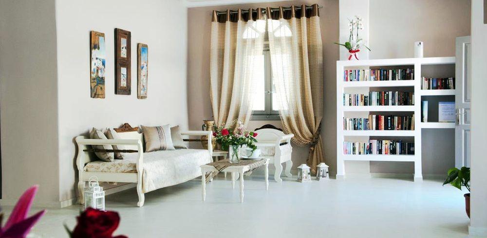 Polydefkis Hotel Kamari (Santorini)