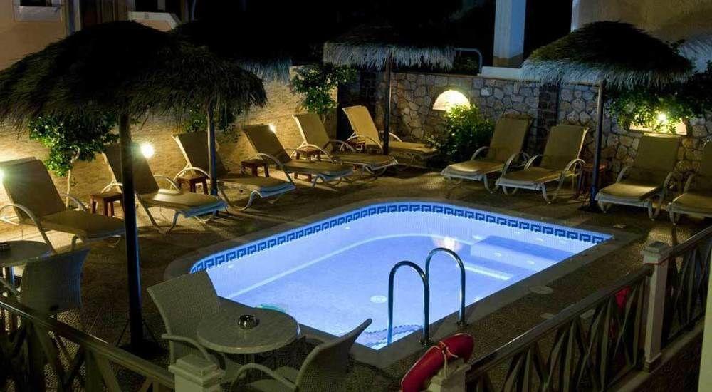 Polydefkis 4* Kamari (Santorini)