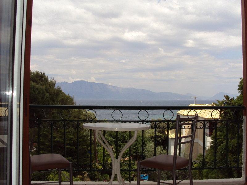 Alexandros B Hotel 2*