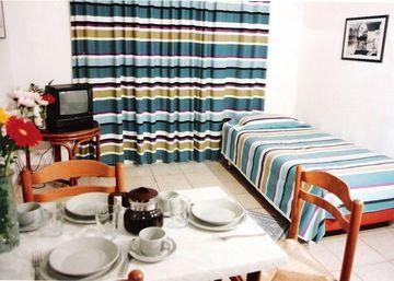 Royal Centre Aparthotel 2*