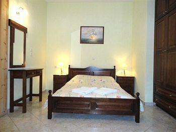 Yellow Stella Apartment