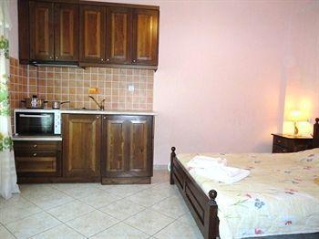 Yellow Stella Apartment Skopelos Town