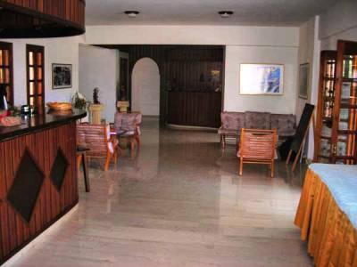 Marina Hotel 2*