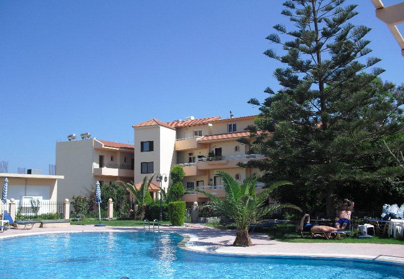 Aparthotel Lyristis Dinos & 3*