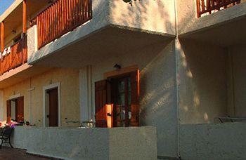 Ceratonia Apartment *