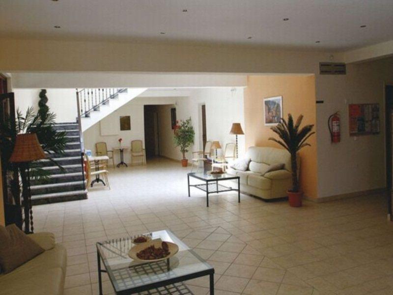 Annaliza Aparthotel 3*