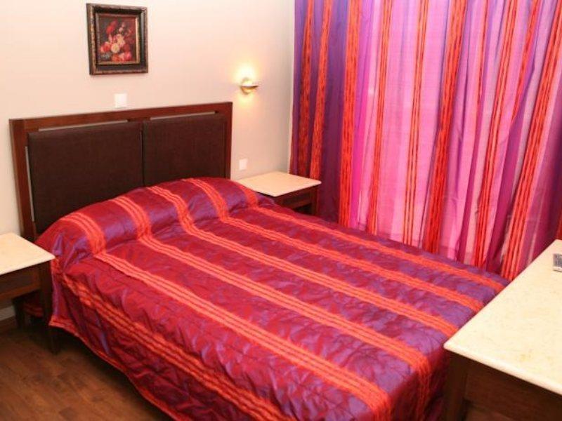 Eleonora Aparthotel 3*